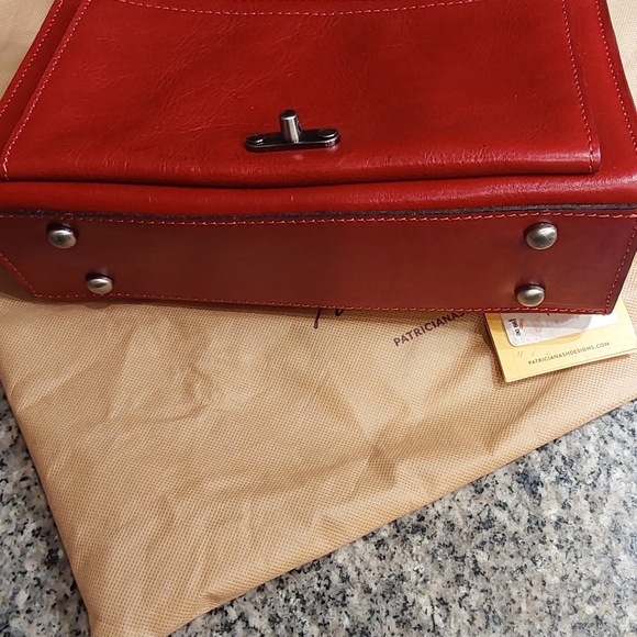 PATRICIA NASH HAND TOOLED LEATHER RED OX MEDIUM CROSSBODY BAG - Picture 8 of 12